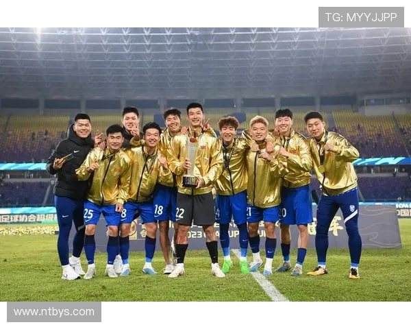 武汉三镇强强对话 聚焦本赛季最激烈的足球较量和战术博弈